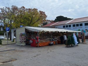 Deficientes sem estacionamento reservado no mercado estacionamento 20241212 110600