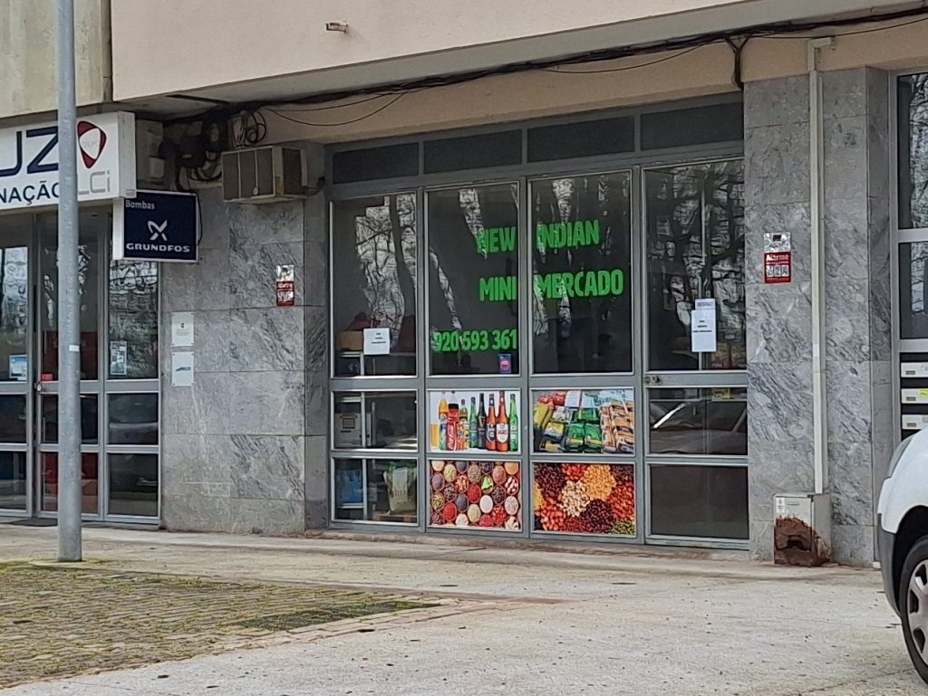 Abriu mais um minimercado indiano em Tomar 20250318 091239