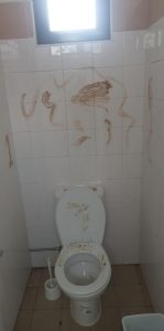 Espalharam fezes nos sanitários públicos junto ao estádio Messenger creation 5D1E34C2 56D6 44C5 BCCA 82E0620BA3DD