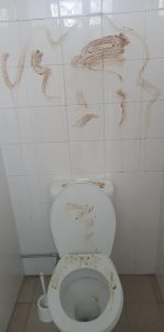 Espalharam fezes nos sanitários públicos junto ao estádio Messenger creation 75A981FD 5F24 49FE 9D8A 61DE534A5874