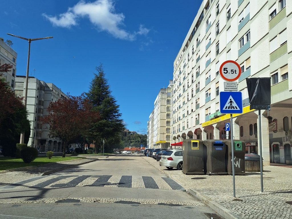 Estacionamento “à borla” na Alameda Um de Março estacionamento alameda 20250324 111219