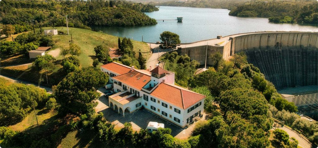 Um anúncio com 70 anos img header castelo bode abes pousada 5f3ed5a3