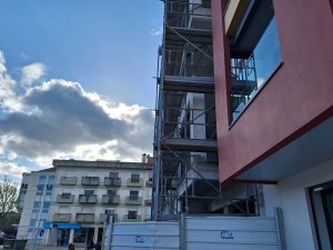 Novos prédios não cumprem alinhamento urbanístico predio 20250323 165407