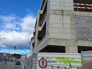 Novos prédios não cumprem alinhamento urbanístico predio 20250323 170117