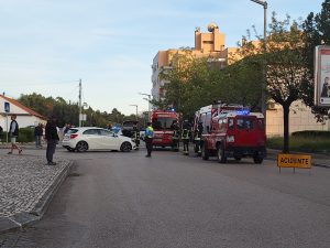 Colisão entre mota e carro provoca um ferido 20250408 192910