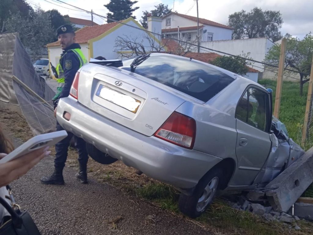 Sucedem-se os acidentes na estrada de Vila Nova (Paialvo) acidente Estrada Vila Nova
