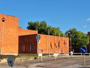 Algumas falhas no hastear das bandeiras em Tomar ipt 20250424 185925