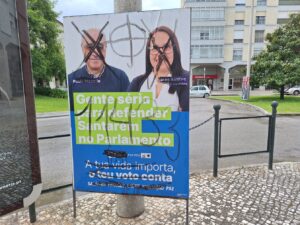 Cartazes de campanha vandalizados cartaz 20250513 120324 1