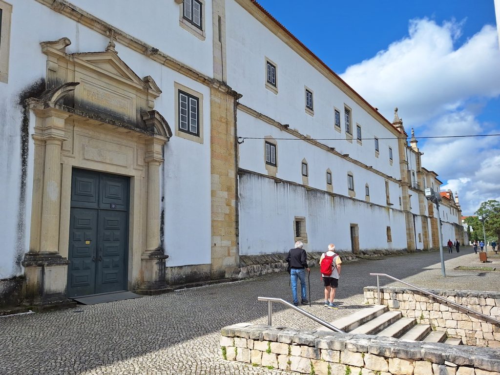 Convento de Cristo: turistas batem com o nariz na porta convento 20250501 111741