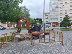 Mais painéis publicitários em Tomar (c/ fotos) mupi 20250429 200711