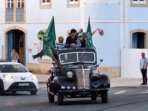 Sporting campeão: Maré verde toma conta da rotunda Alves Redol em Tomar sporting 20250517 203503