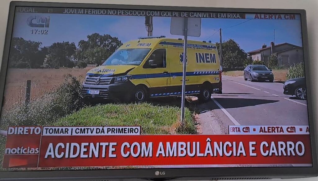 Ambulância do INEM fica inoperacional após acidente que provocou três feridos IMG 20250621 WA0005