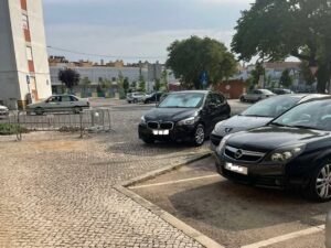 Usos e abusos no estacionamento (c/ fotos) estac 1699282250961211 7804093179345942432 n