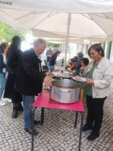 Mais uma favada junta moradores e comerciantes na rua dos Arcos favada IMG 20250610 WA0001
