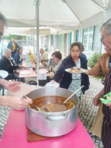Mais uma favada junta moradores e comerciantes na rua dos Arcos favada IMG 20250610 WA0005