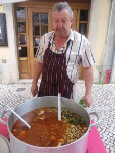 Mais uma favada junta moradores e comerciantes na rua dos Arcos favada IMG 20250610 WA0009