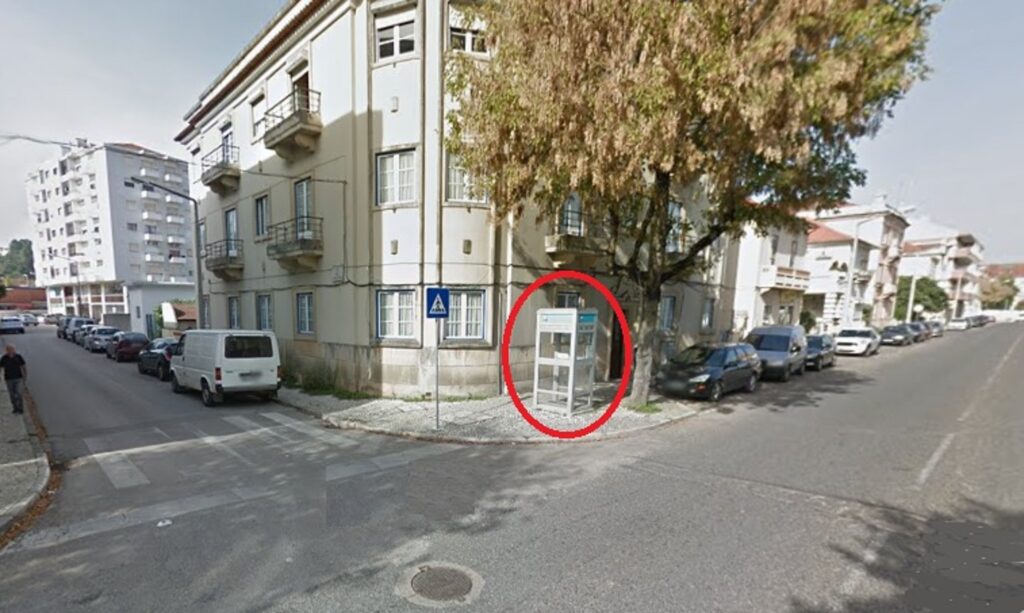 Há cada vez menos telefones públicos telef