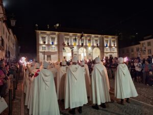 Cortejo noturno da Festa Templária em imagens festa templaria 20250712 223730