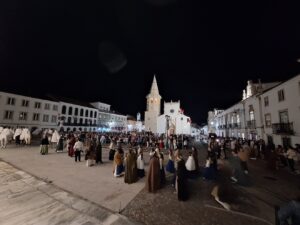 Cortejo noturno da Festa Templária em imagens festa templaria 20250712 224045