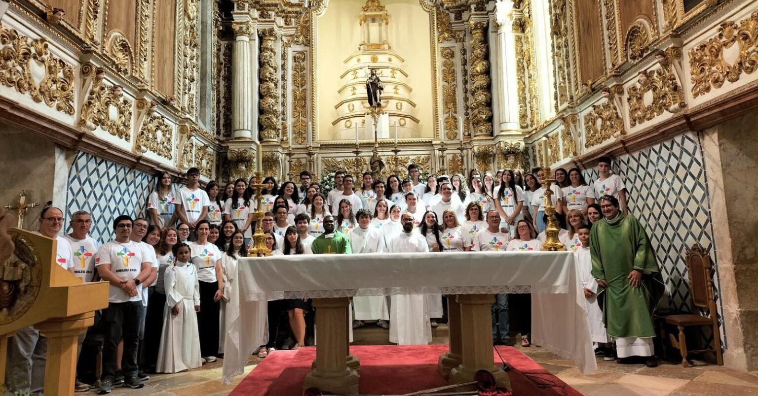 90 jovens partiram hoje de Tomar para participar no Jubileu dos jovens em Roma jovens 65848225587950 3957194474131296378 n