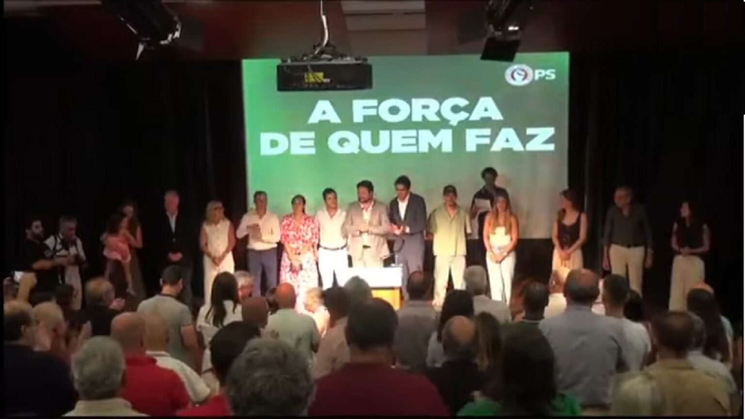 Apresentação da candidatura de Hugo Cristóvão (PS) à câmara encheu biblioteca ps hugo 2