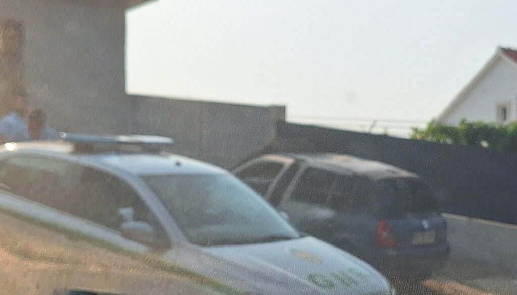 Carro destruído por incêndio 20250822 172523