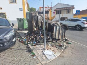 Ecoponto perto da Mata dos Sete Montes ardeu ecoponto 20250817 094024