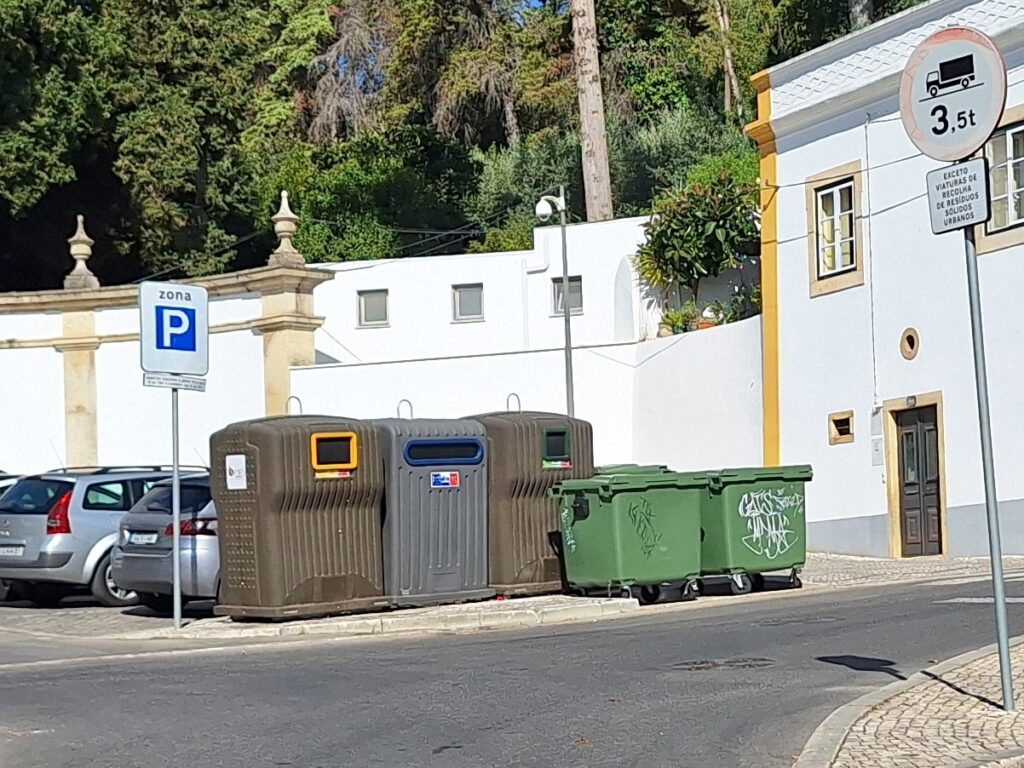 Ecoponto que ardeu já foi substituído ecoponto 20250826 100909