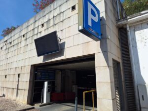 Para grandes males… estacionamento 20250824 104846