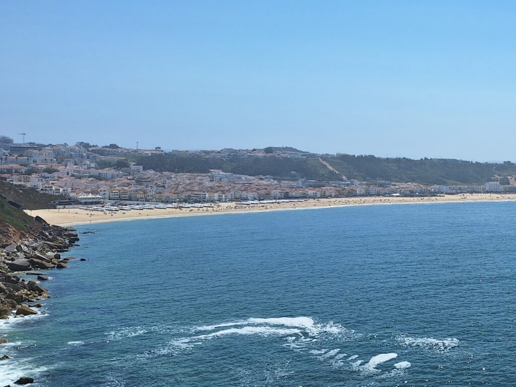 Bandeira vermelha na praia da Nazaré depois de contaminação das águas nazare 20250802 120859 Copia