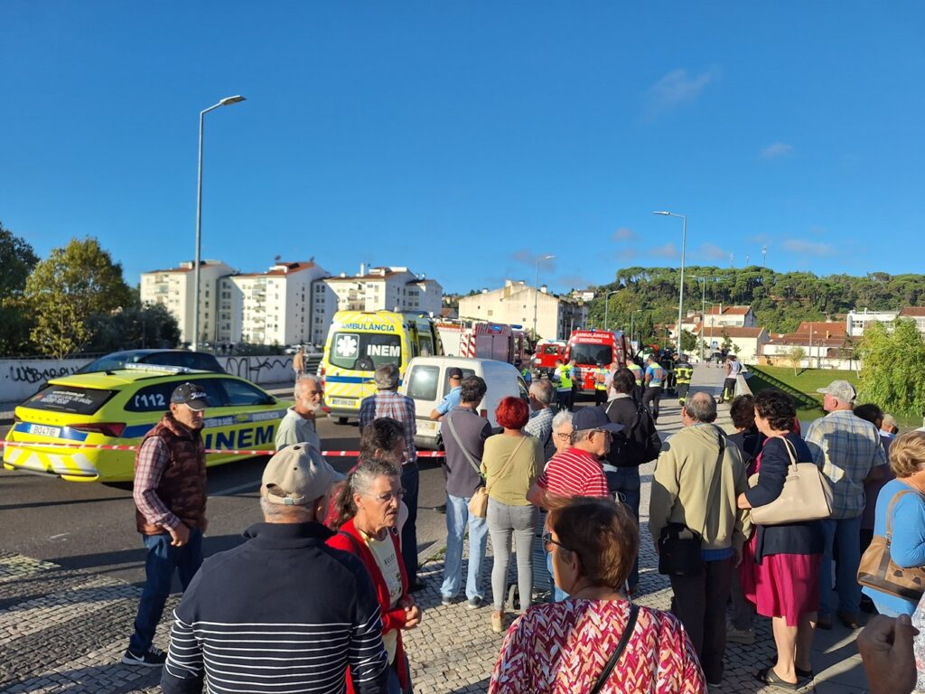 Mulher morre atropelada na ponte do Flecheiro (c/ fotos e vídeo) atropelamento 20250912 084336