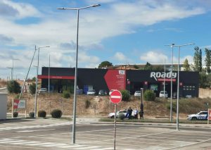 Dois candeeiros tombados durante a noite candeeiro IMG 20250928 WA0001