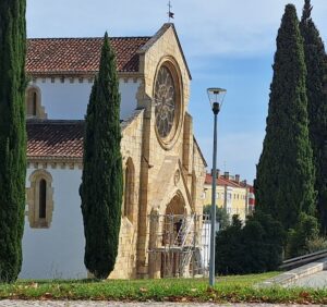 Câmara mandou desmontar andaime para casamento VIP na igreja de Santa Maria do Olival casamento igreja santa maria do olival 20250905 1527030
