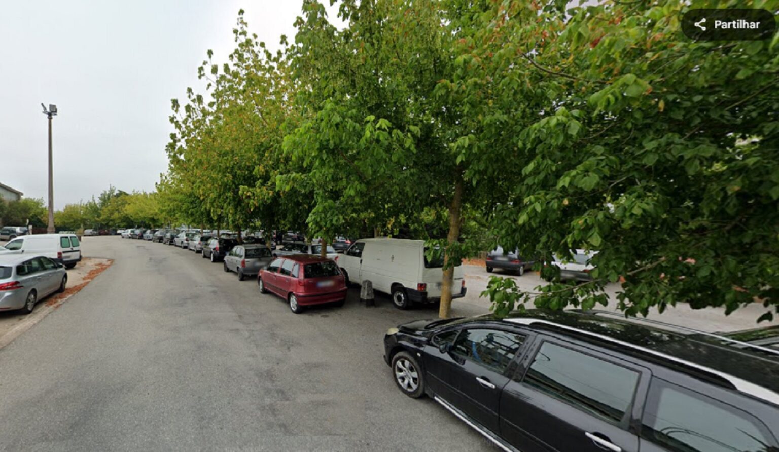 Roubaram catalisadores no parque de estacionamento da FAI estac fai