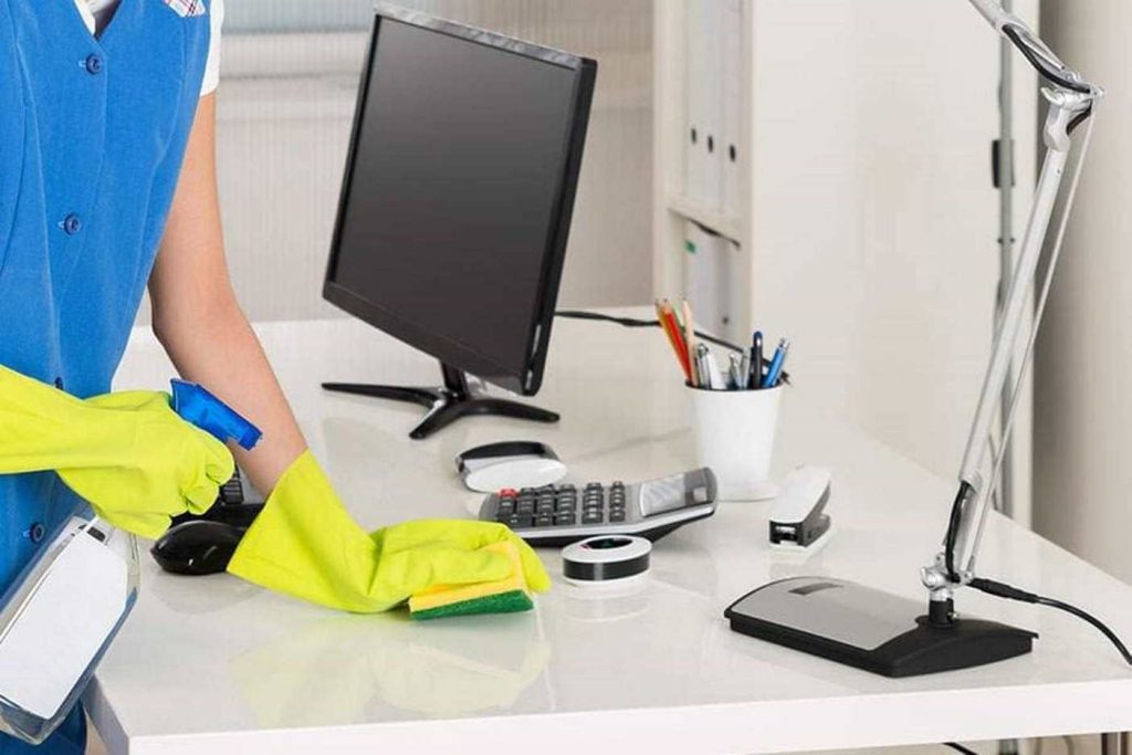 Empresa Aveiclean nega ordenados em atraso Limpeza