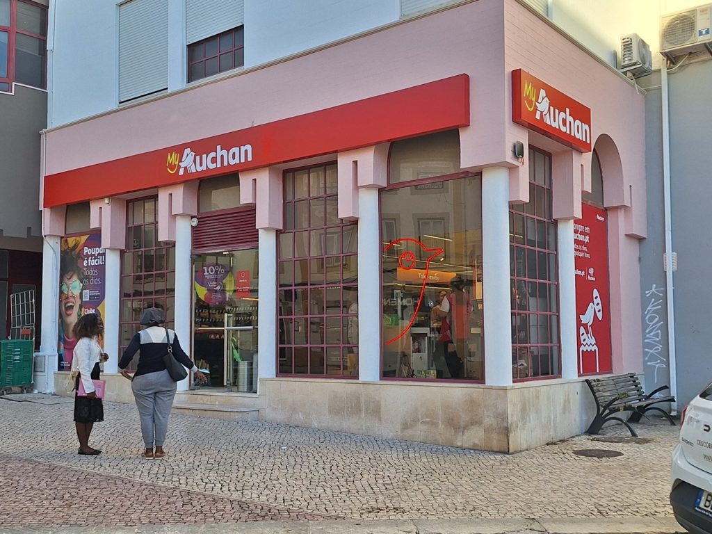 Novos espaços comerciais abrem em Tomar auchan 20251026 163751
