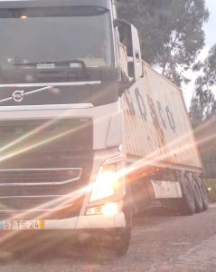Camiões despistam-se no Entroncamento e na Chamusca desp IMG 20251222 WA0005