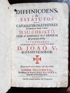 Livro de 1717 sobre a Ordem de Cristo em leilão livro a802 49f5 80e6 7e55955b5440