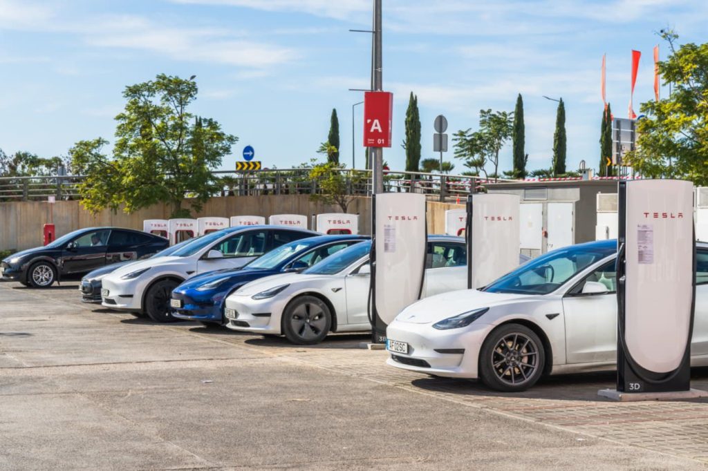 Veículos elétricos vs. híbridos em 2025: quem ganha a corrida do consumidor real 7b168d57 5ce1 4c02 beea f77c37dfe377