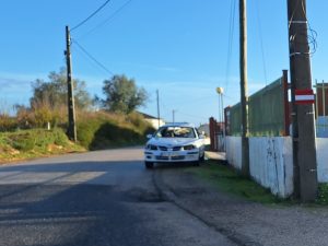 Carro abandonado e vandalizado na via pública carro abandonado 20260109 092430