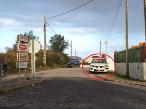 Carro abandonado e vandalizado na via pública carro abandonado 20260109 162022
