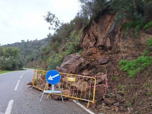 Nível do rio Tejo vai continuar a subir até quarta feira à noite (c/ fotos) derrocada constancia 20260103 114031