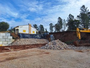 Lembra-se do muro que ruiu na Venda Nova? Veja como está agora muro venda nova 20260104 110759