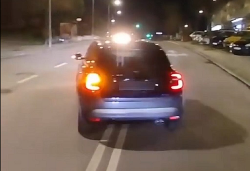 Condutor filmado a cometer infração (c/ vídeo) transito carro