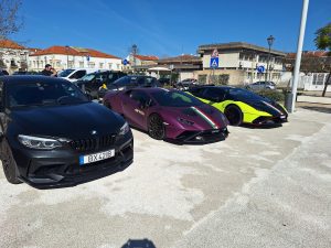 Carros de luxo em exposição na Várzea Grande Exotics Elegance Club20260222 134404