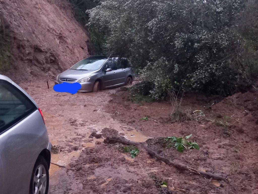 Várias estradas cortadas ao trânsito estrada 661848868133110 4244475892873209388 n