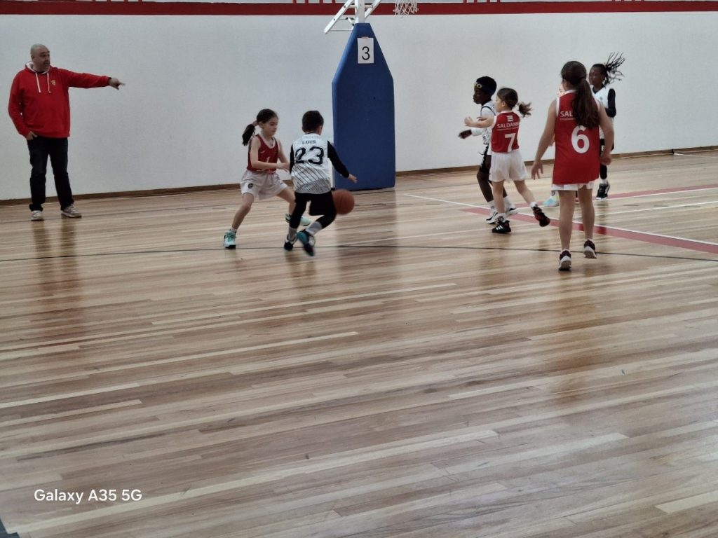 SCOCS aposta no futuro: mais de 70 jovens dão vida ao Basquetebol em Cem Soldos 3