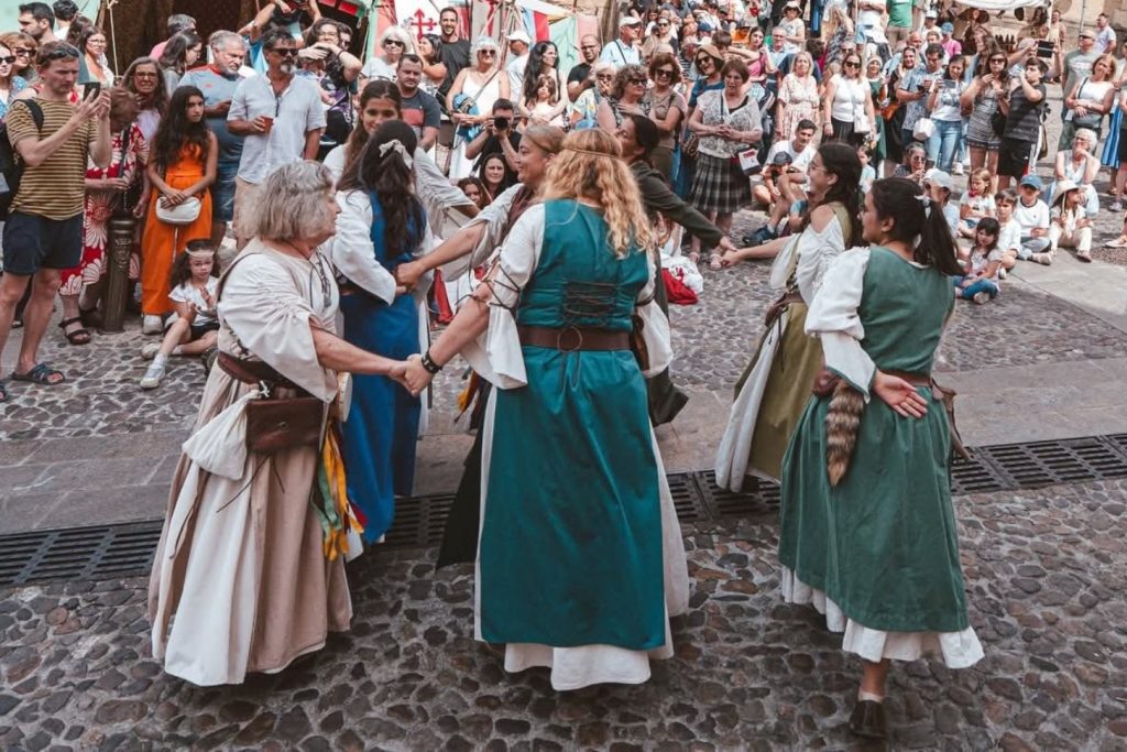 Hoje comemora-se o Dia Mundial da Dança na Praça da República danca 21 1016258477379713 2232541505043804682 n