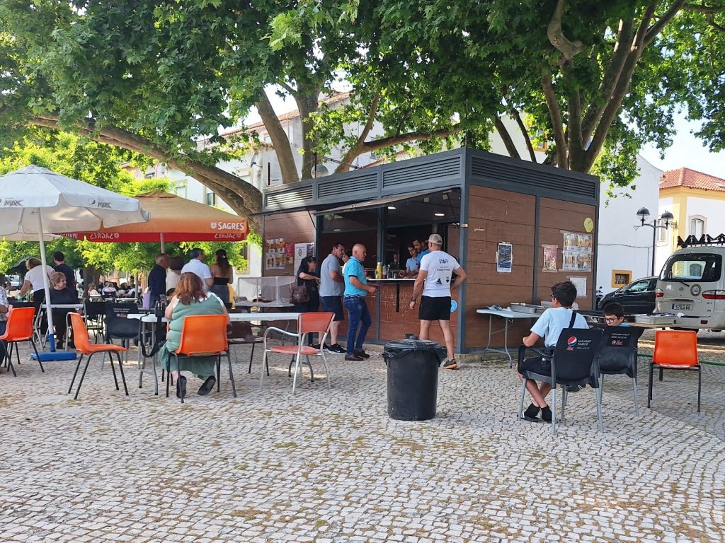 Quem quer explorar um bar no Parque Ribeirinho da Barquinha? esplanada vn barquinha20260426 173637