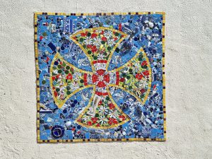 De pedaços de mosaicos nasceu um mural alusivo à festa dos Tabuleiros mosaico tabuleiros arte urbana 20260417 114856